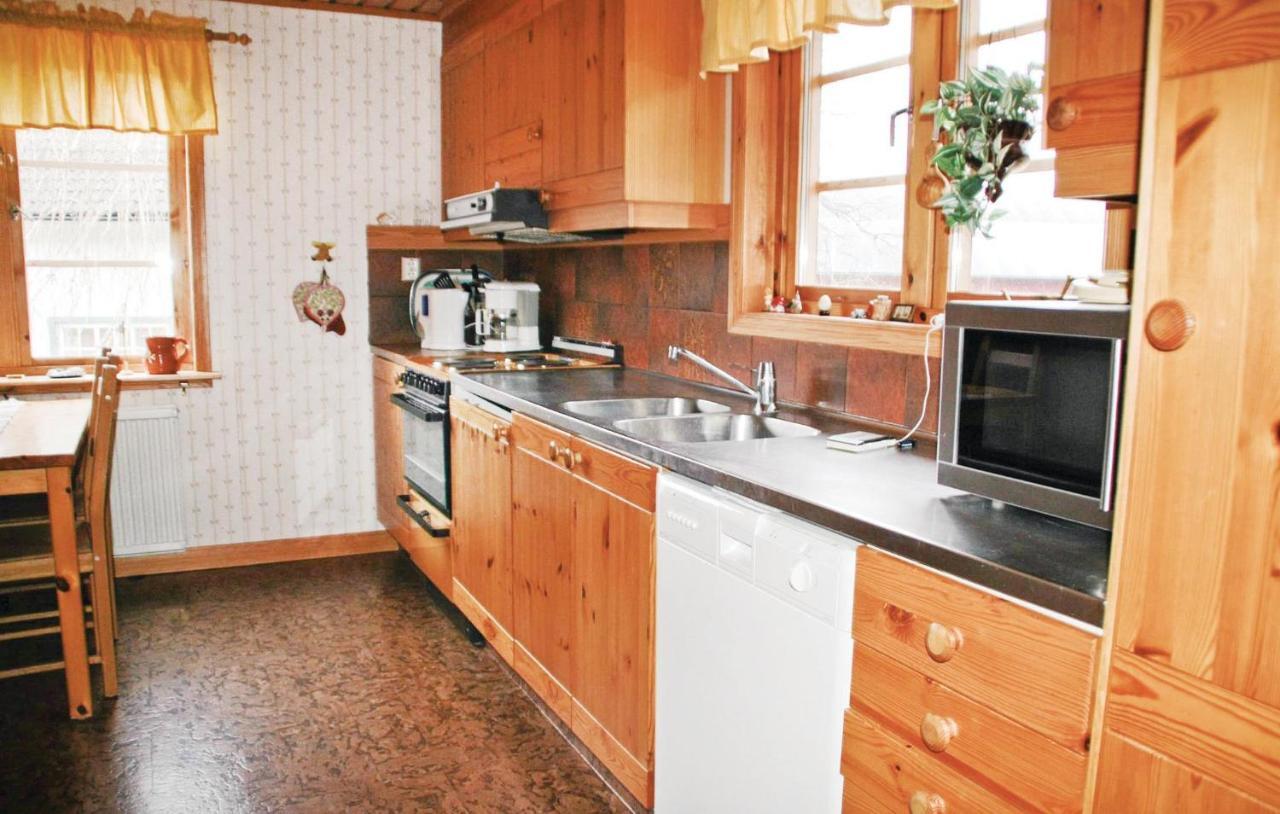 Cozy Home In Uddevalla With Wifi Haljebol Bagian luar foto